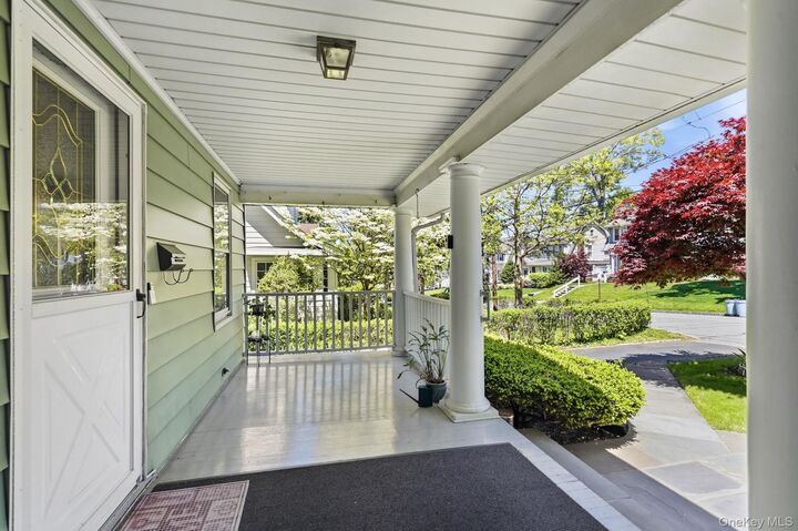 Property Photo:  24 Grandview Avenue  NY 10605 