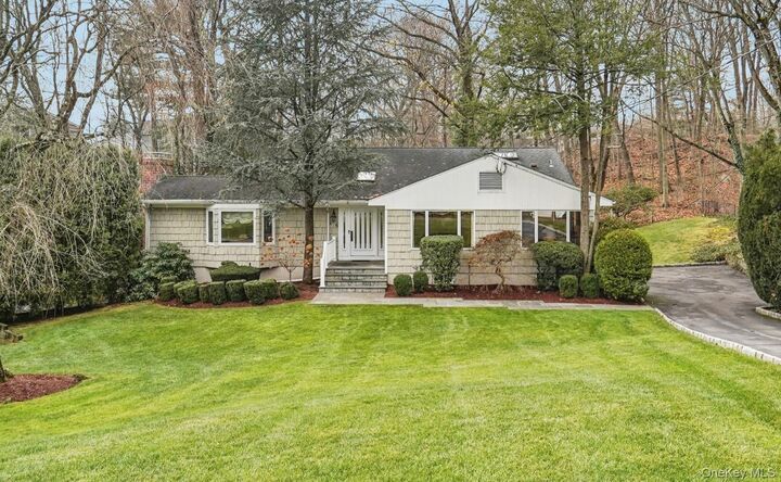 Property Photo:  6 Robins Roost  NY 10573 
