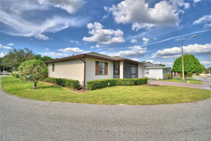 Property Photo:  4828 Squire Hollow Drive  FL 33811 
