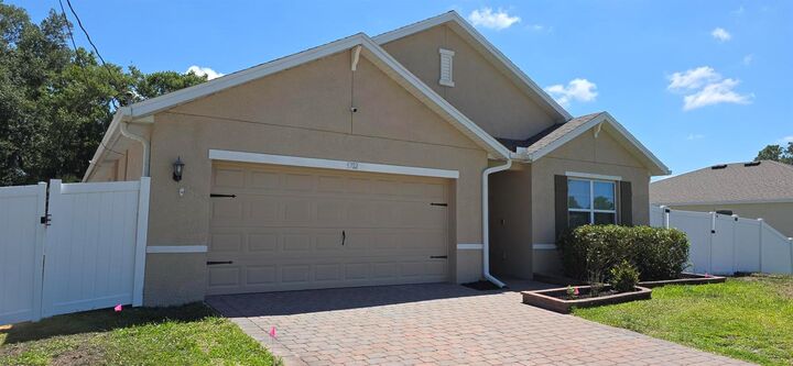 Property Photo:  3702 Lookout Lane  FL 34288 