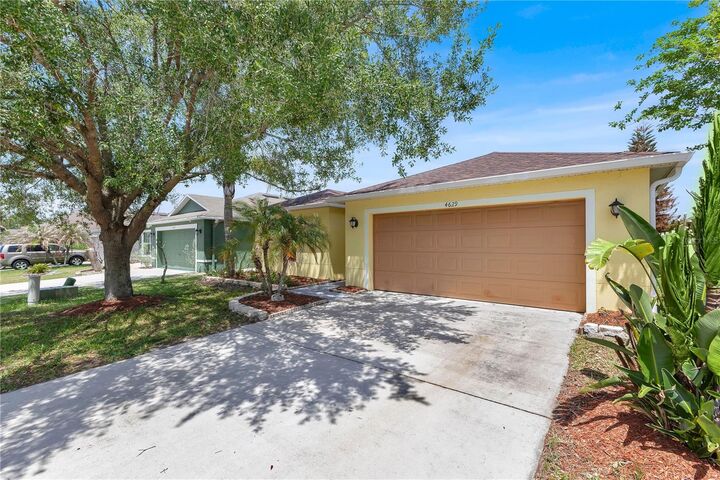 Property Photo: 4629 Caverns Drive FL 34758