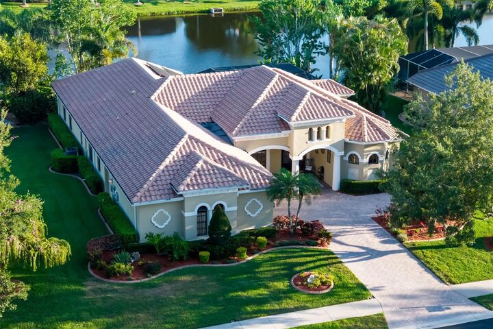 Property Photo:  11427 Savannah Lakes Drive  FL 34219 