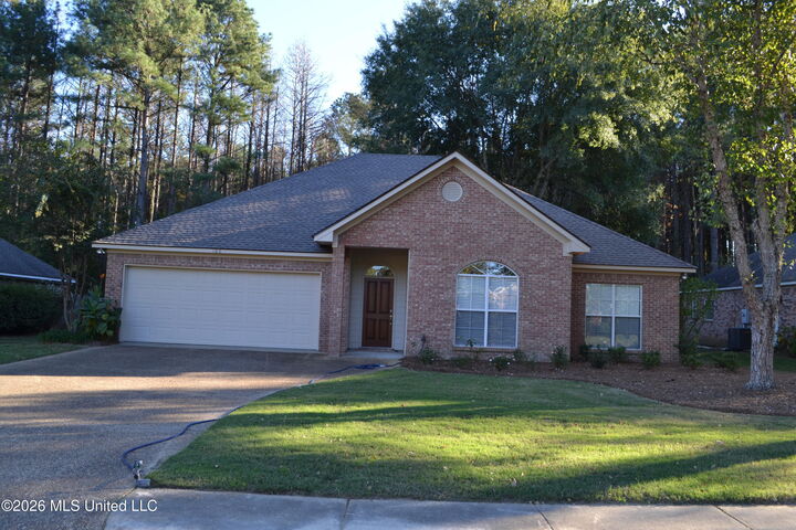Property Photo:  160 Hunters Row  MS 39110 