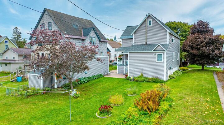 Property Photo: 118 Iroquois Street MI 49913