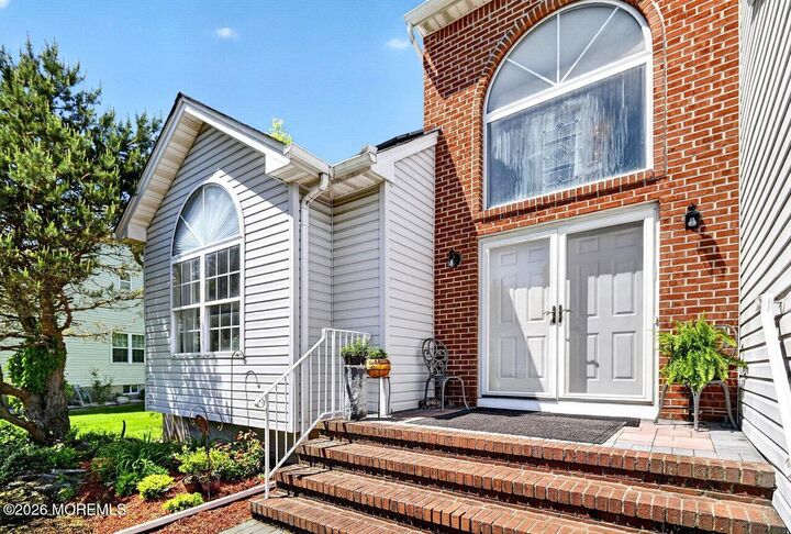 Property Photo:  28 Glynn Court  NJ 08859 