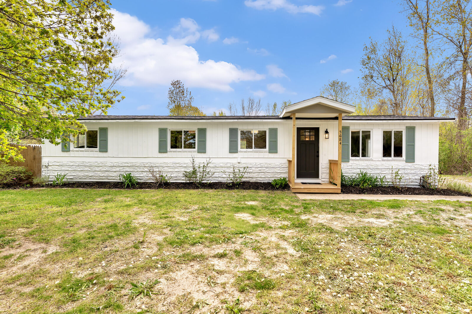 Property Photo:  5684 142nd Avenue  MI 49423 