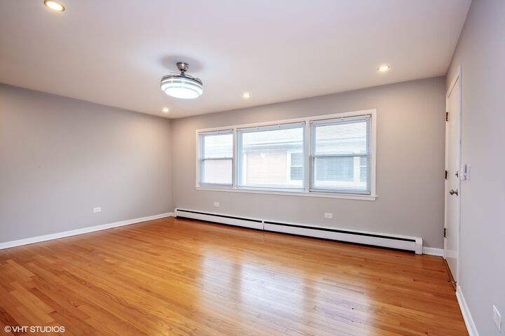 Property Photo:  6252 W Belmont Avenue 2  IL 60634 
