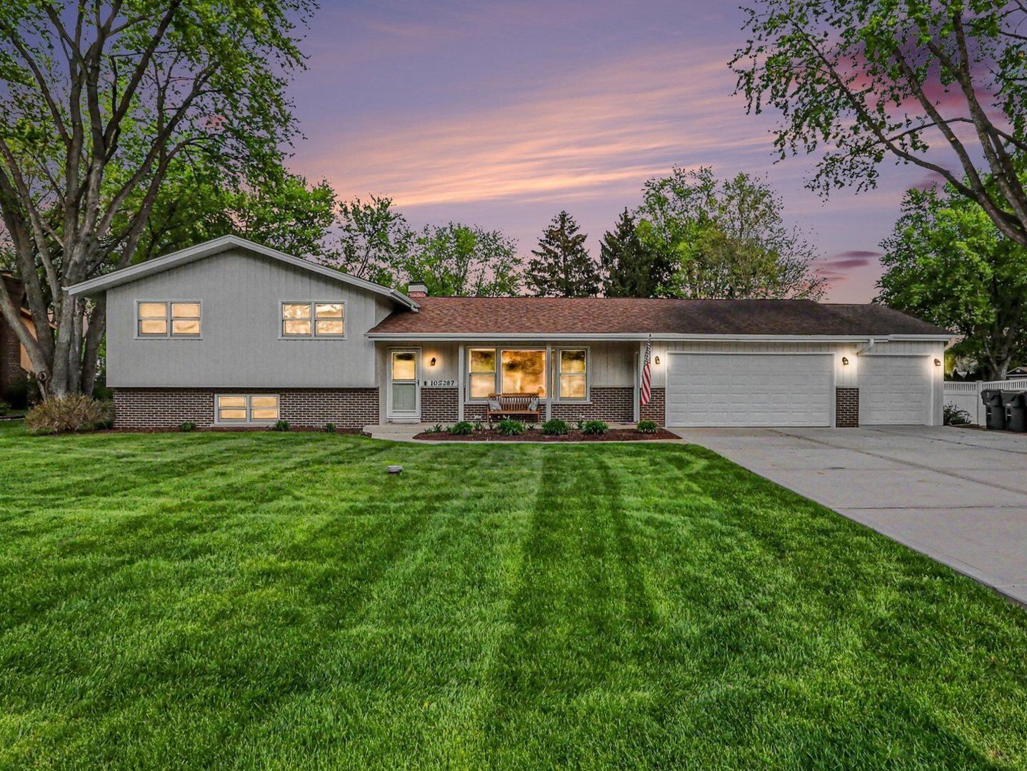 Property Photo:  10S287 Alma Lane  IL 60564 