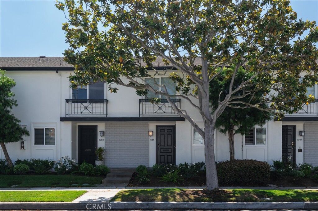 Property Photo:  1086 Buckingham  CA 92660 