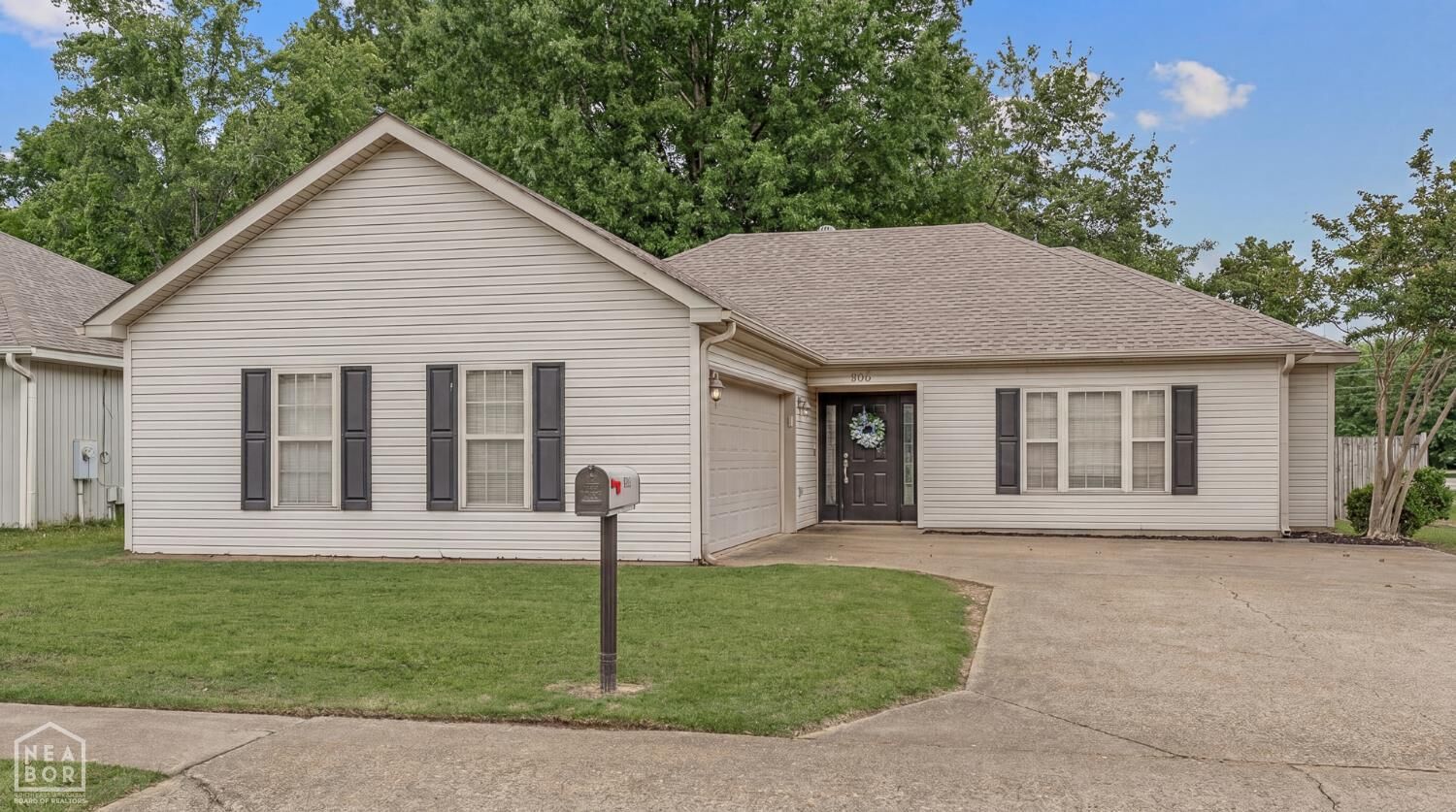 Property Photo:  900 Craighills Place  AR 72404 