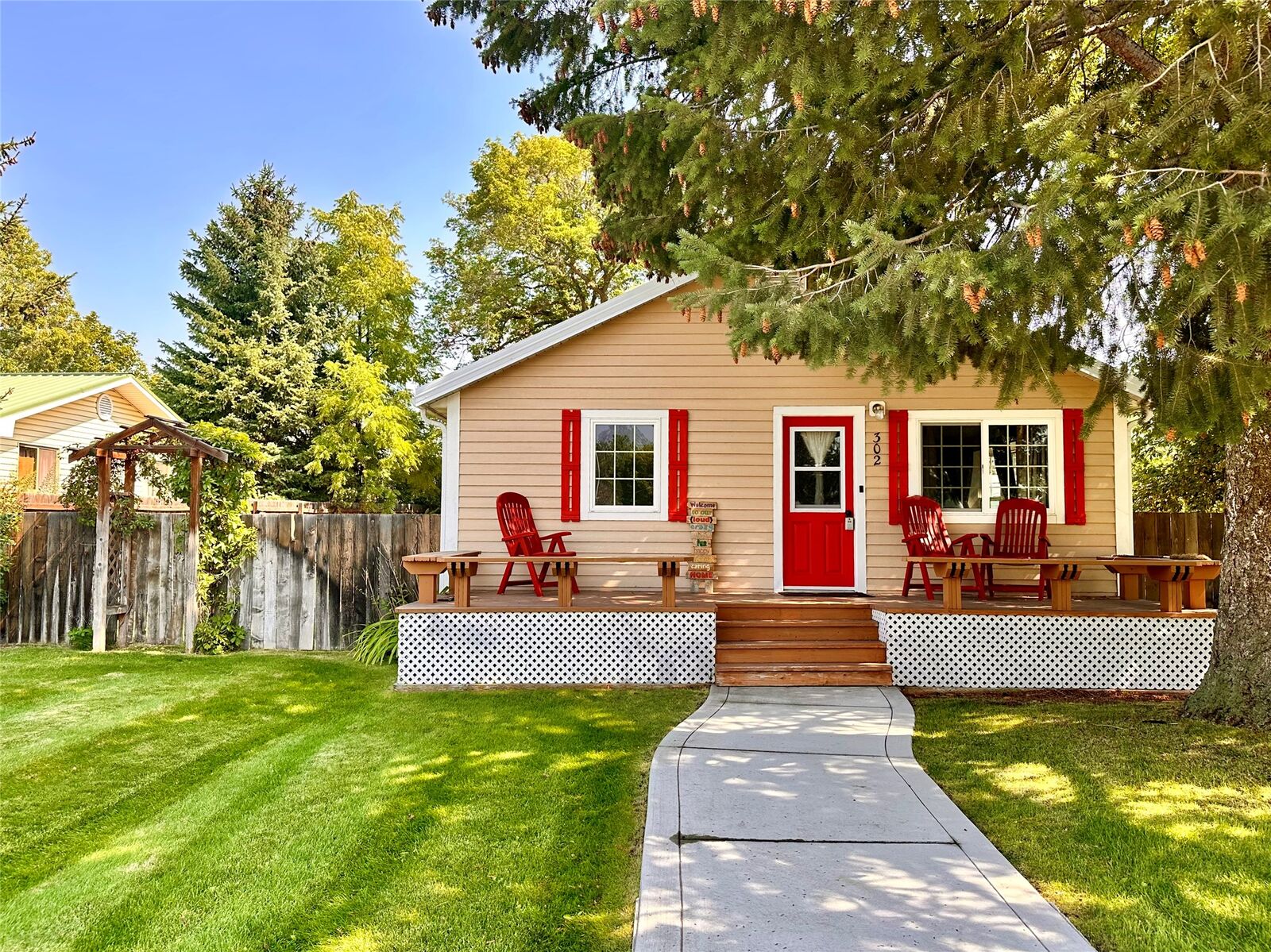 Property Photo:  302 N 6th Street  MT 59840 