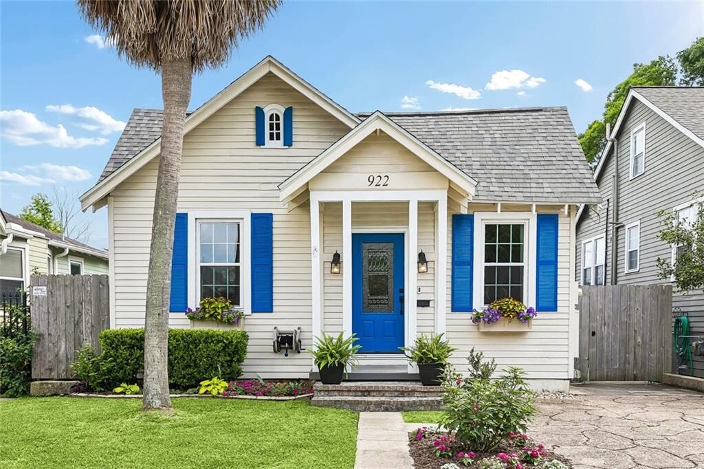 Property Photo: 922 Hidalgo Street LA 70124