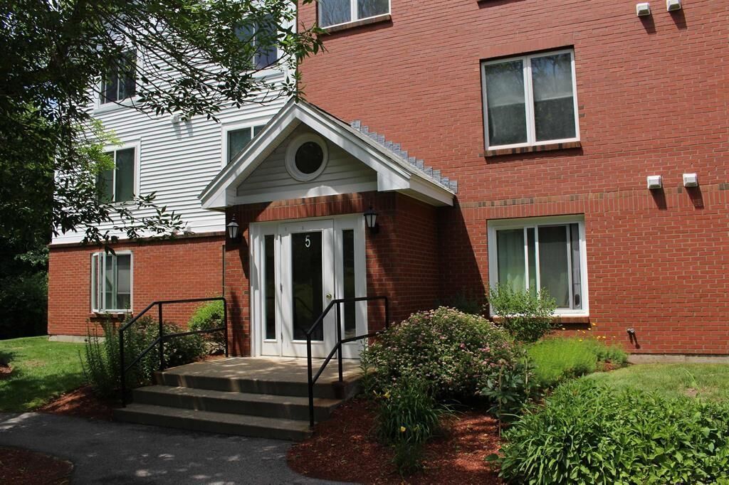 Property Photo:  5 Timberwood Drive  NH 03045 
