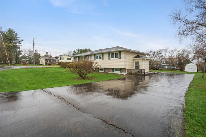 Property Photo: 38 Oakridge Terrace NS B0K 1H0
