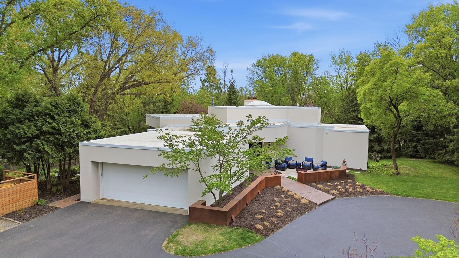 Property Photo:  2300 Longview Circle  MN 55356 
