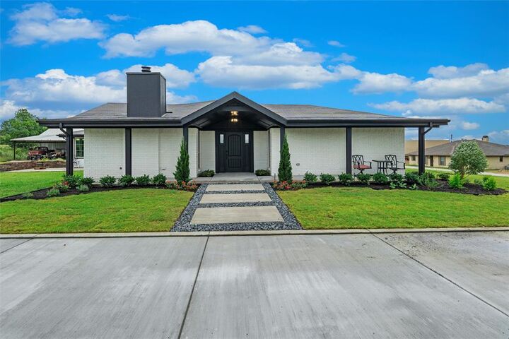 Property Photo:  5463 Kelly Drive  TX 76262 