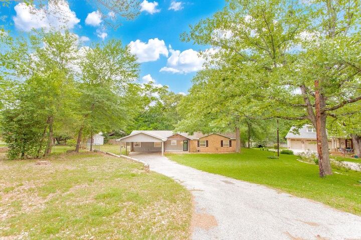 Property Photo:  105 Grass Knoll Drive  TX 75771 