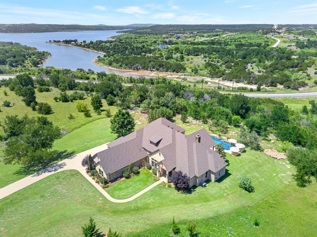 Property Photo:  1120 Heron Court  TX 76449 