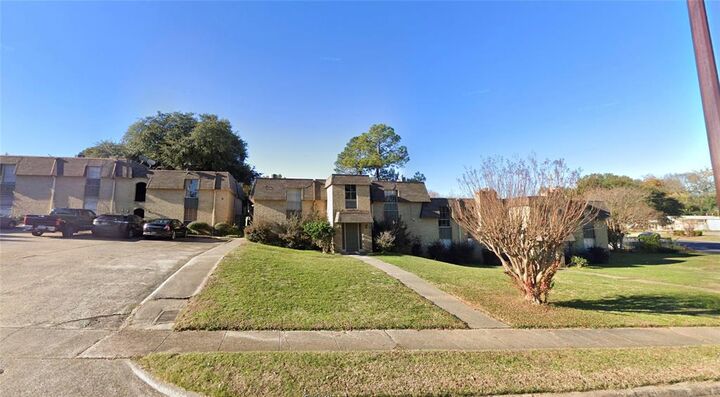 Property Photo: 7000 Creswell Road 124 LA 71106