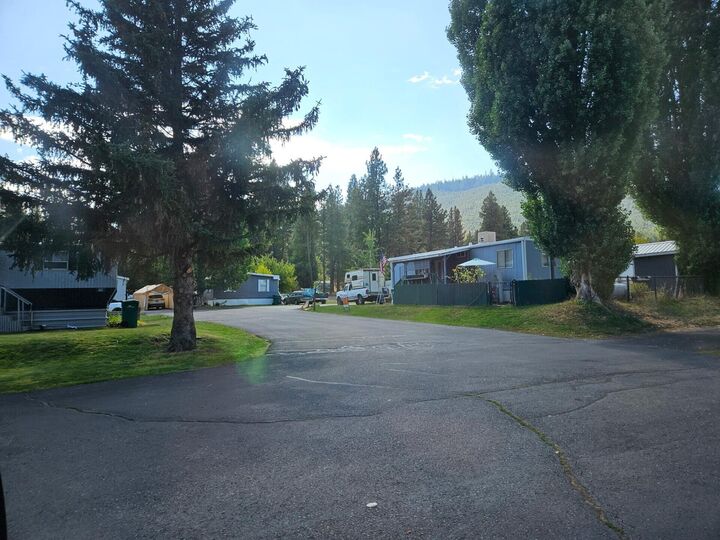 Property Photo:  4000 Round Lake Road Spc 12  OR 97601 