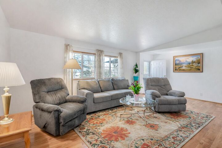 Property Photo:  4624 S Pacific Highway Unit 17  OR 97535 