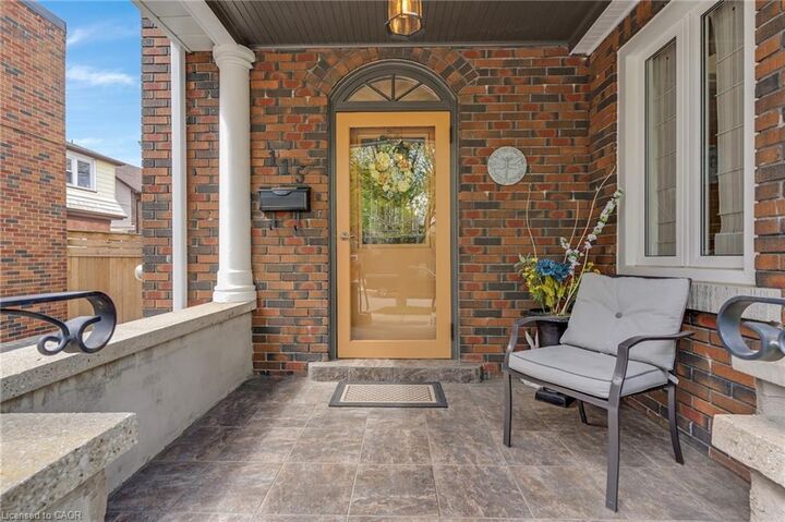 Property Photo:  115 Filbert Street  ON N2H 1Y3 