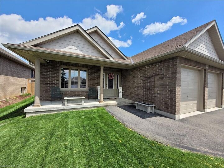 Property Photo:  296 Donly Drive S  ON N3Y 0C8 