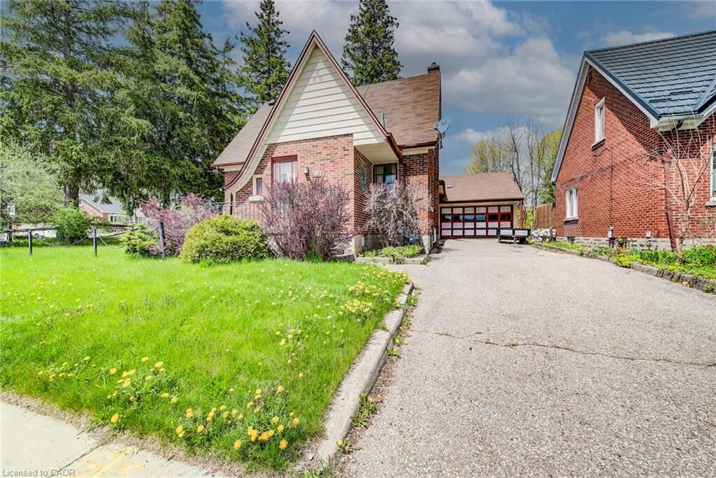 Property Photo:  498 Victoria Street S  ON N2M 3A7 
