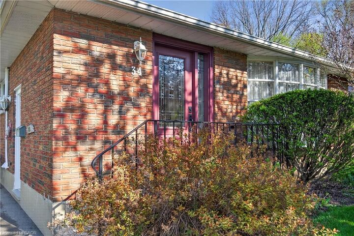 Property Photo:  34 Helen Street  ON L9H 1N3 