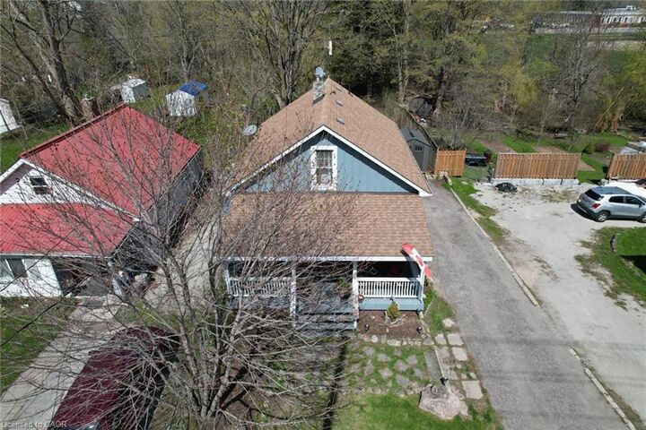 Property Photo:  125 Main St N Street  ON L7G 3E5 