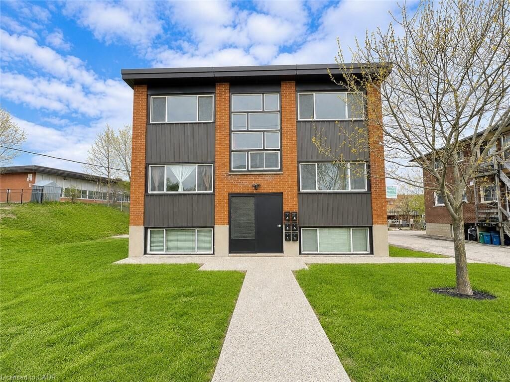 Property Photo:  281 Lorne Avenue 5  ON N2M 3Y9 