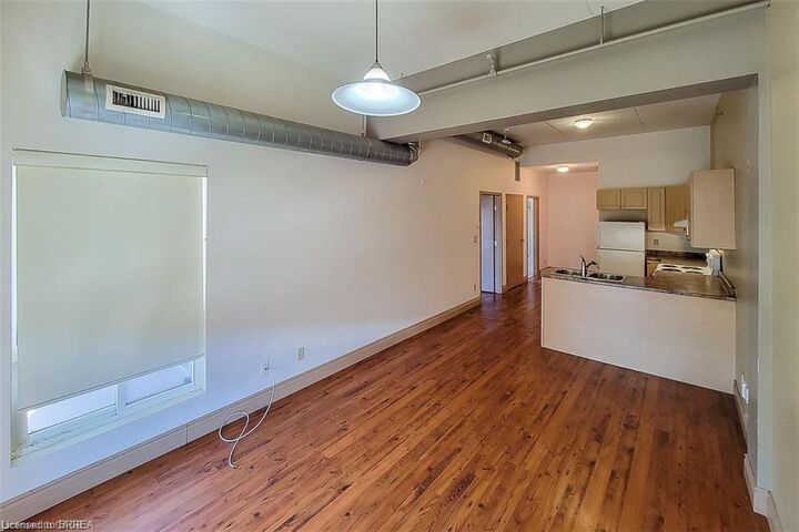 Property Photo:  150 Colborne Street 201  ON N3G 2T6 