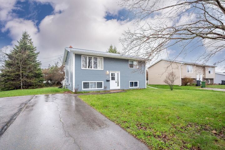 Property Photo:  68 Westcomb Crescent  PE C1C 1B8 