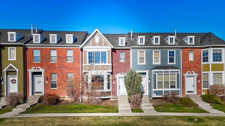 Property Photo:  280 Rainbow Falls Drive  AB T1X 0E4 