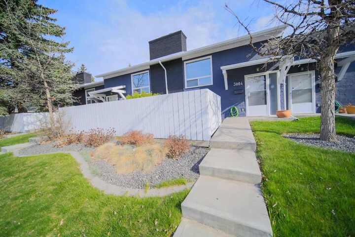 Property Photo:  3004 25 Avenue SW  AB T3E 0K4 
