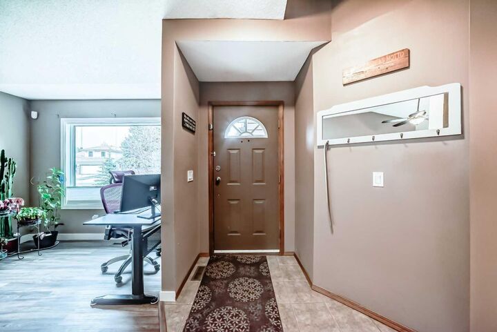 Property Photo:  481 Sunmills Drive  AB T2X 2T5 