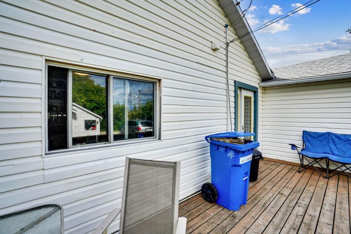 Property Photo:  306 1 Street E  AB T0M 0R0 