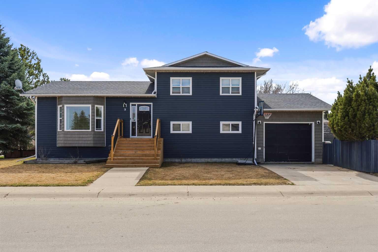 Property Photo:  2 Pritchard Drive  AB T7S 1B7 
