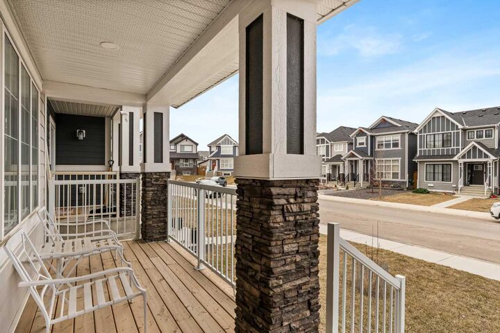 Property Photo:  123 Magnolia Square SE  AB T3M 2W5 