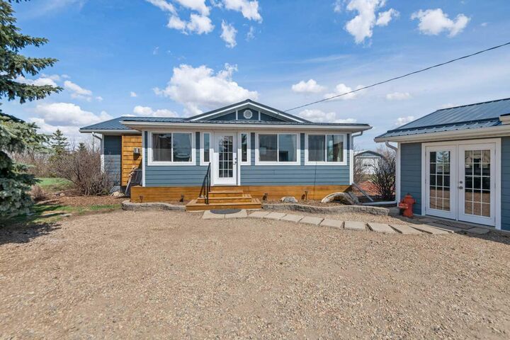 Property Photo:  274048 Rge Rd 261  AB T0M 0G0 