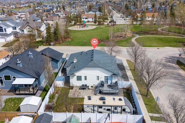 Property Photo:  187 West Lakeview Circle  AB T1X 1H7 