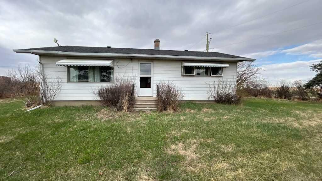 Property Photo:  290130 Township Road 290 Township  AB T0M 0S0 