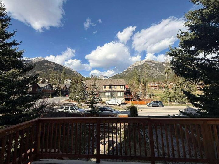 Property Photo:  2 Terrace Place  AB T1W 2Y3 