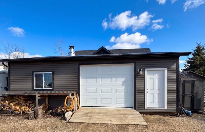 Property Photo:  160 Peace River Avenue 11  AB T0G 1J0 