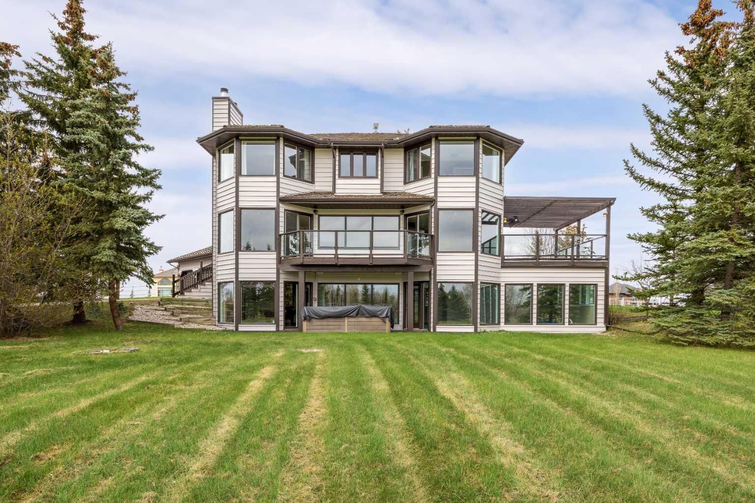 Property Photo:  27 Calling Horse Estates  AB T3Z 1H4 