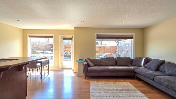 Property Photo:  5837 Park Street  AB T4M 0G1 