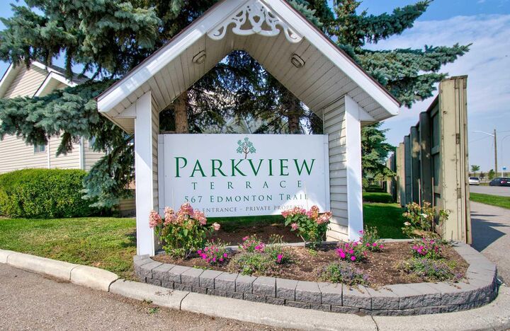 Property Photo: 567 Edmonton Trail NE 45 AB T4B 2L4