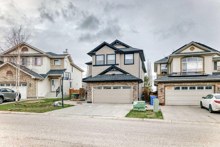 Property Photo:  225 Kincora Heights NW  AB T3R 1N6 