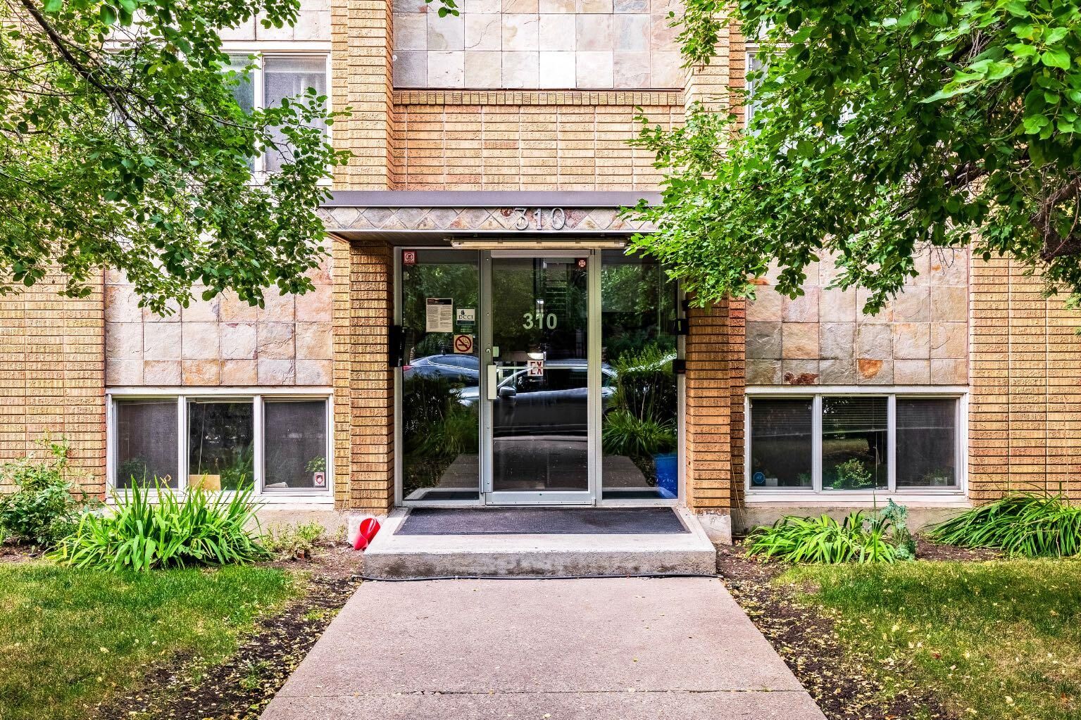 Property Photo:  310 22 Avenue SW 4  AB T2S 0H4 