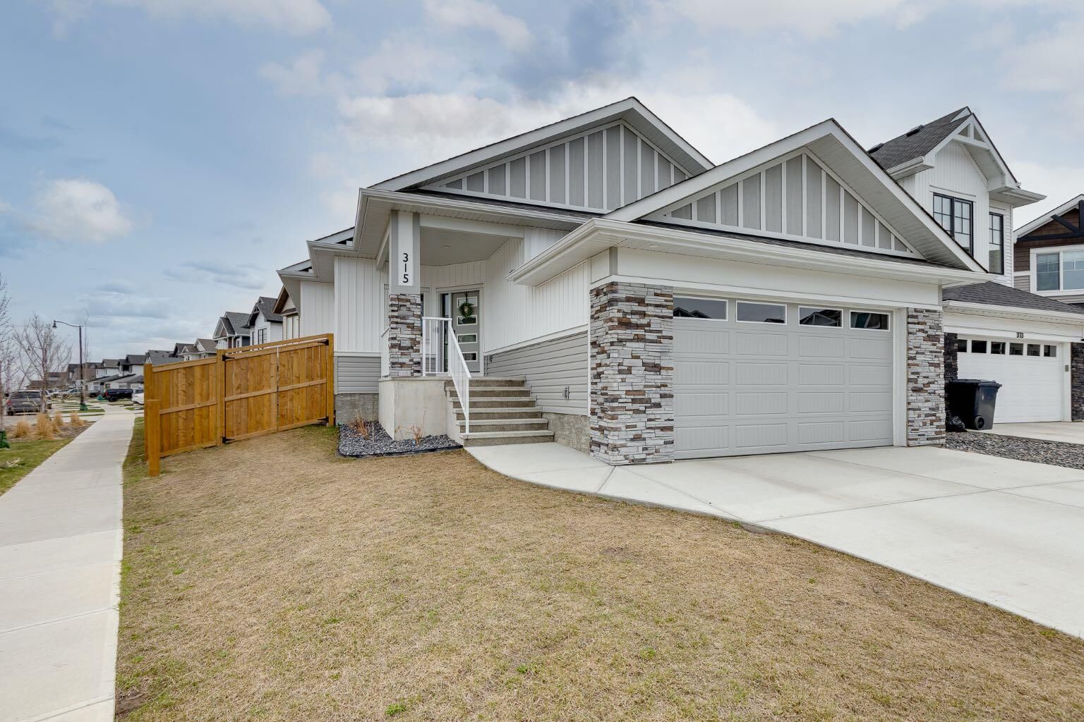 Property Photo:  315 Monterey Place SE  AB T1V 0H6 